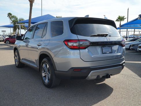 Used 2025 Honda Pilot EX-L image 9