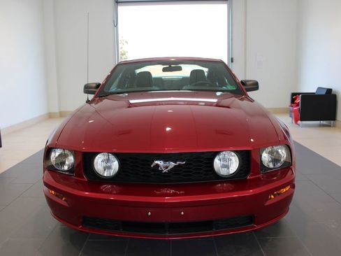 Used 2005 Ford Mustang GT Premium image 13