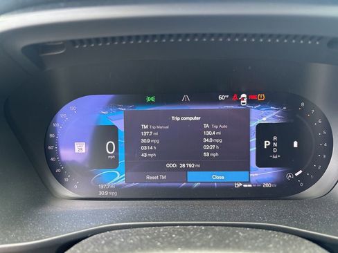 Used 2024 Volvo XC40 B5 Plus w/ Protection Package Premier AWD/4WD image 18