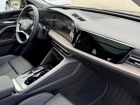 New 2025 Audi Q5 Premium Plus AWD/4WD image 11