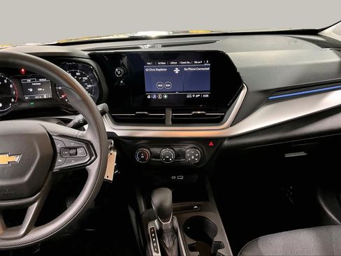 Used 2026 Chevrolet Trax LS FWD image 7