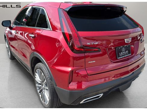 Used 2024 Cadillac XT4 Premium Luxury w/ Active Safety Package AWD/4WD image 13
