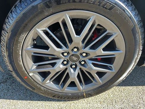 New 2025 Ford Expedition Platinum w/ Stealth Performance Package image 9