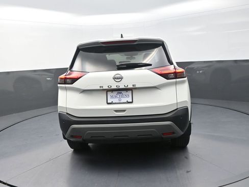 Used 2023 Nissan Rogue S FWD image 9