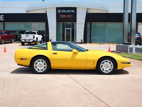 Used 1995 Chevrolet Corvette Coupe RWD image 18