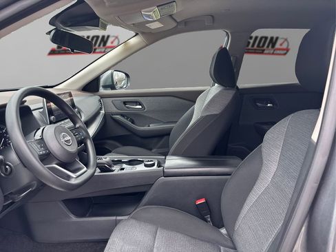 Used 2022 Nissan Rogue SV image 9