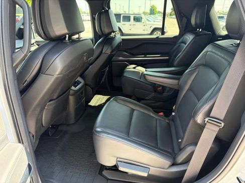 Used 2025 Lincoln Navigator Reserve w/ Jet Appearance Package AWD/4WD image 17