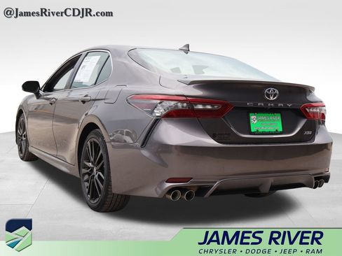 Used 2024 Toyota Camry XSE FWD image 3