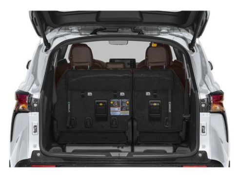 Used 2024 Toyota Sienna Platinum AWD/4WD image 10