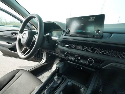 Used 2025 Honda Accord SE image 33