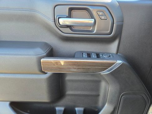 Used 2021 Chevrolet Silverado 1500 RST image 18