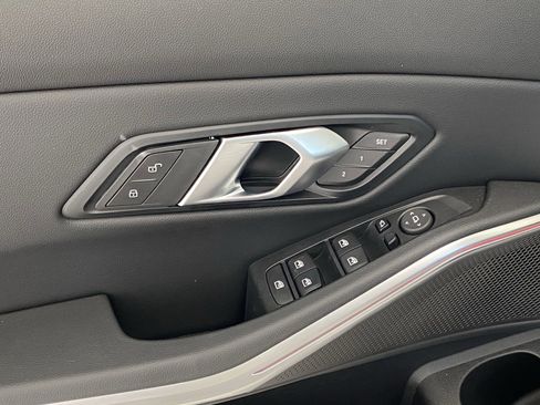 Used 2025 BMW 330i xDrive Sedan w/ Convenience Package image 21