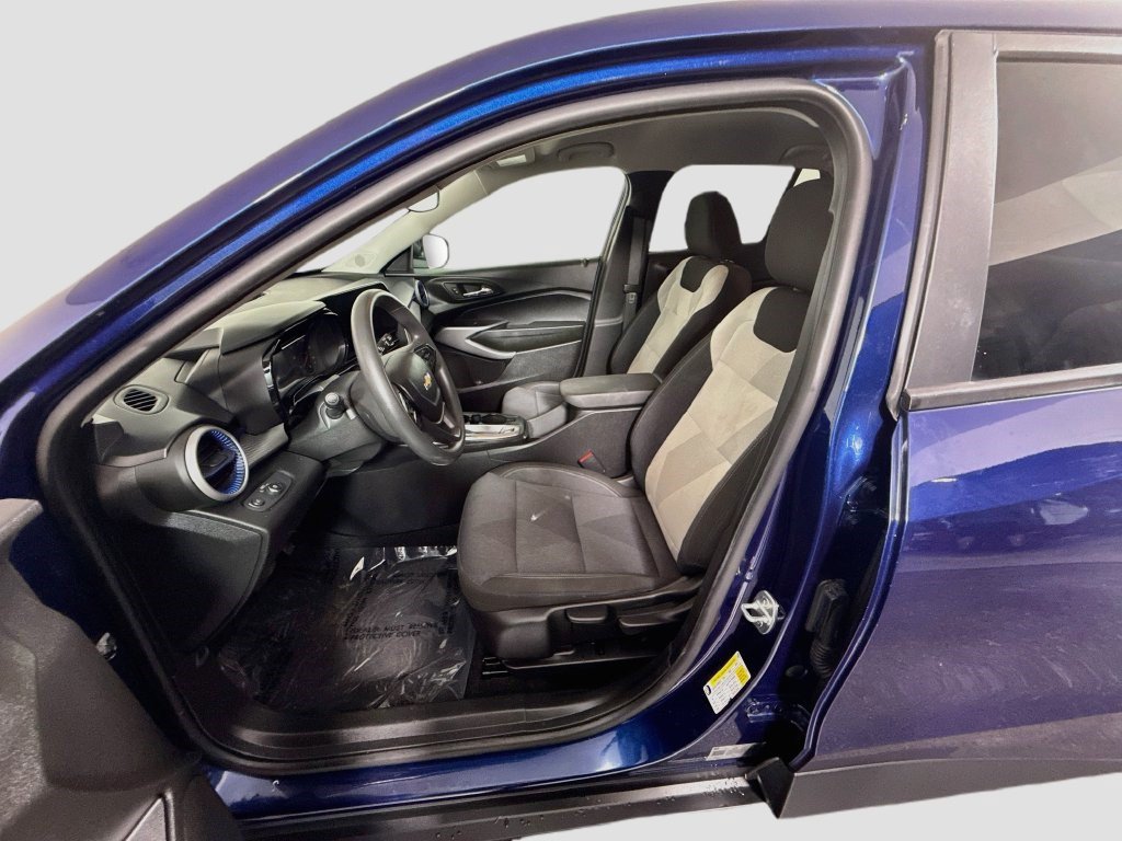 Used 2024 Chevrolet Trax LS w/ Driver Confidence Package FWD image 20