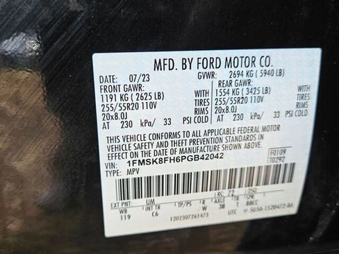 Used 2023 Ford Explorer Limited w/ Equipment Group 301A image 17