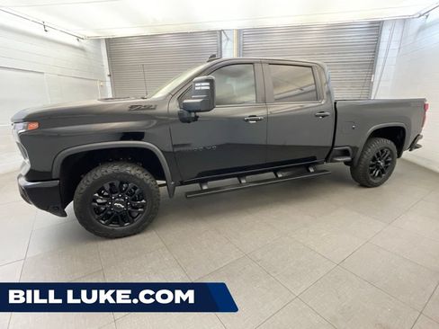 Used 2026 Chevrolet Silverado 2500 LT w/ Trail Boss Package AWD/4WD image 1