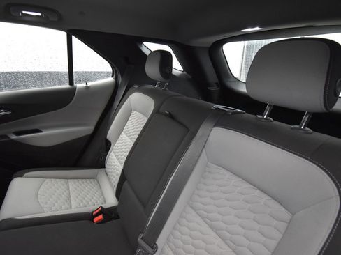 Used 2018 Chevrolet Equinox LS image 12