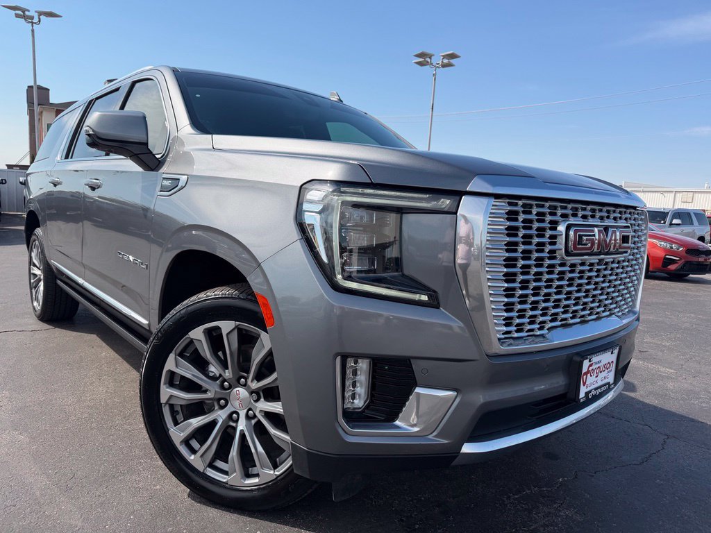 Used 2021 GMC Yukon XL Denali w/ Denali Premium Package AWD/4WD image 2