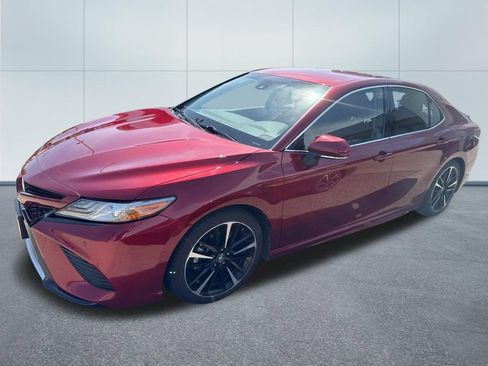Used 2018 Toyota Camry XSE FWD image 7