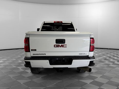 Used 2015 GMC Sierra 2500 Denali w/ Duramax Plus Package image 7
