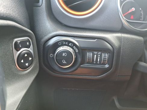 Used 2020 Jeep Gladiator Mojave AWD/4WD image 15