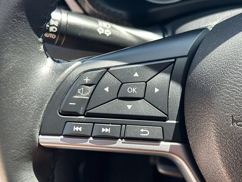 Used 2022 Nissan Sentra SV FWD image 25