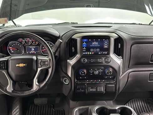 Used 2019 Chevrolet Silverado 1500 LTZ image 9
