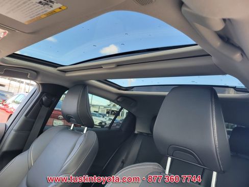 Used 2026 Toyota Prius Plug-In Hybrid image 18