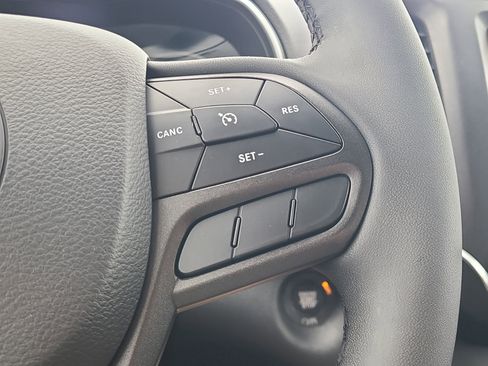 Used 2022 Jeep Cherokee Trailhawk w/ Comfort/Convenience Group image 22