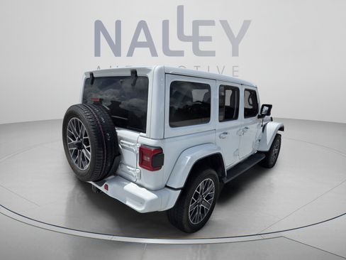 Used 2022 Jeep Wrangler Unlimited Sahara AWD/4WD image 5