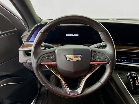 Used 2023 Cadillac Escalade Luxury image 8
