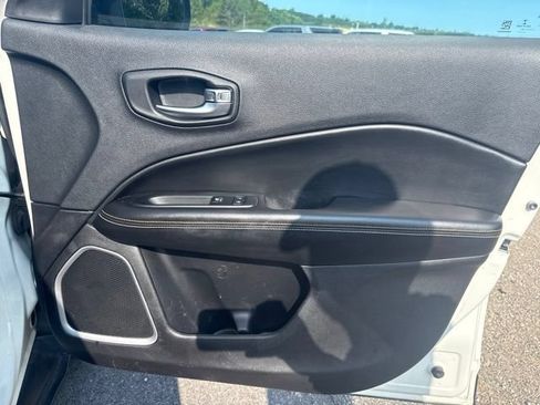 Used 2019 Jeep Compass Latitude AWD/4WD image 22