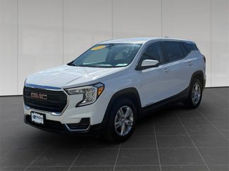 Used 2024 GMC Terrain SLE video 1