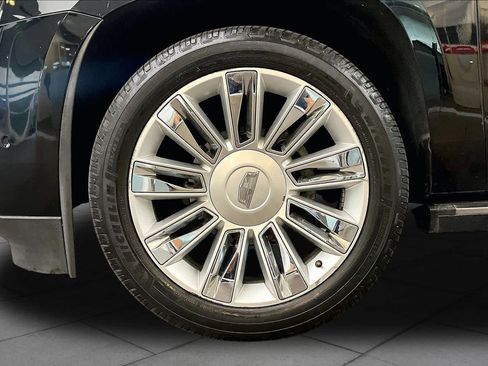 Used 2018 Cadillac Escalade ESV Platinum RWD image 10