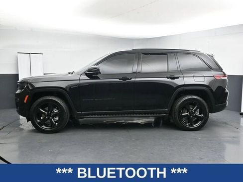 Used 2023 Jeep Grand Cherokee Limited w/ Luxury Tech Group II AWD/4WD image 7