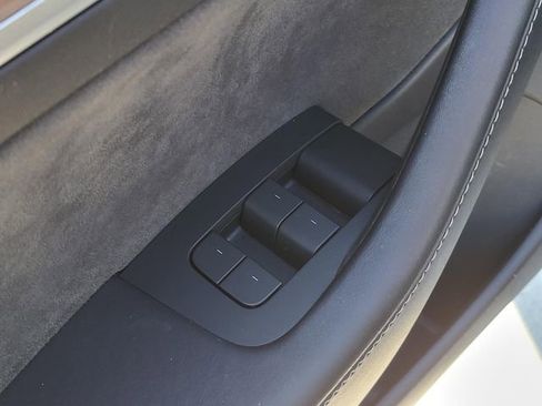 Used 2023 Tesla Model 3 Standard Range image 17