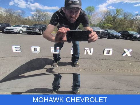 Used 2025 Chevrolet Equinox LT AWD/4WD image 32
