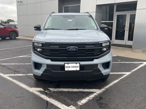 New 2025 Ford Expedition Active image 9