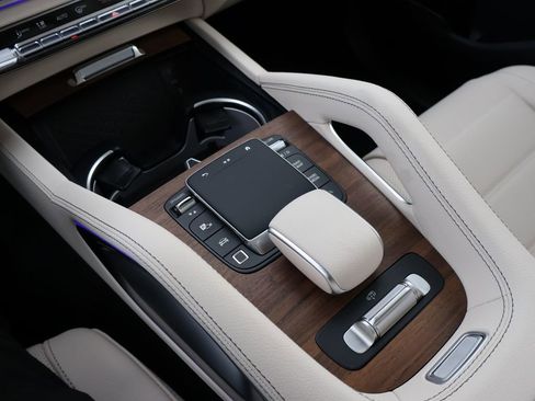 New 2026 Mercedes-Benz GLS 450 4MATIC image 26