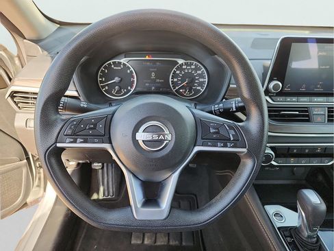 Used 2023 Nissan Altima 2.5 SV image 21