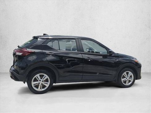 Certified 2023 Nissan Kicks S FWD image 4