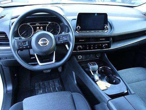 Used 2022 Nissan Rogue S FWD image 16