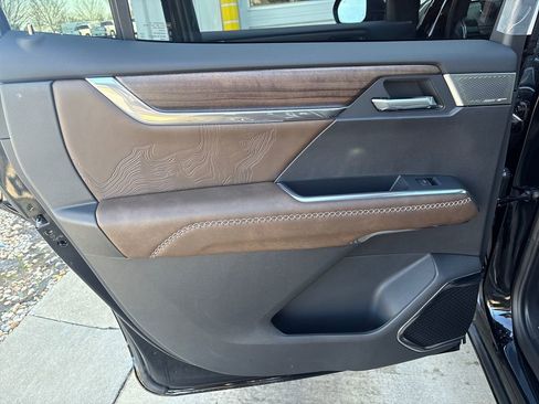 New 2026 GMC Acadia Denali Ultimate w/ LPO, Floor Liner Package image 39