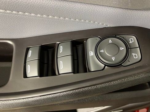 Used 2019 Chevrolet Traverse LT w/ LT Premium Package image 32