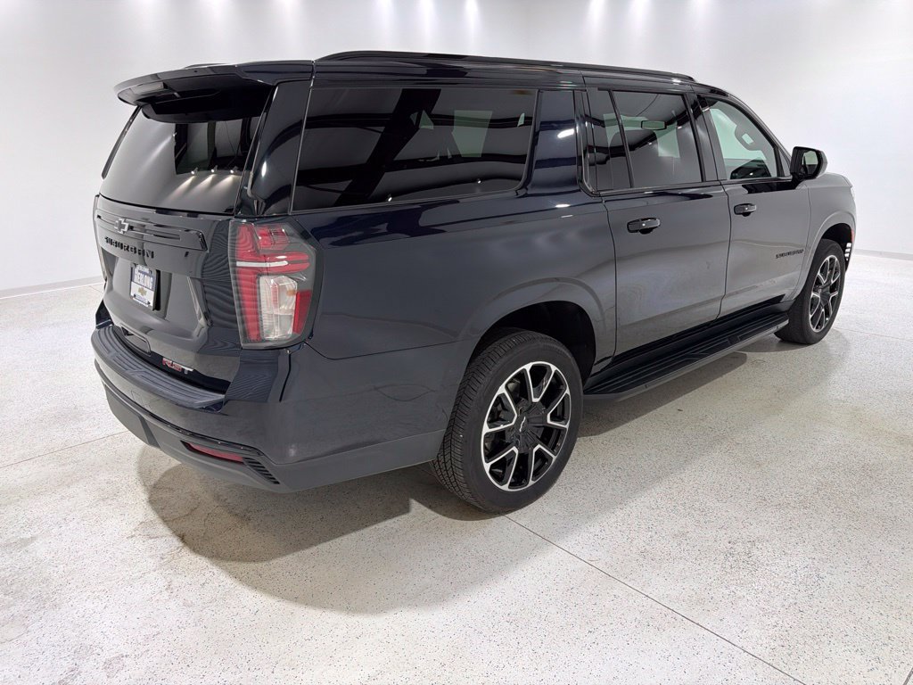 Used 2023 Chevrolet Suburban RST RWD image 5