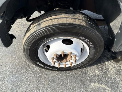 Used 2013 Ford F550 2WD Crew Cab Super Duty w/ Payload Upgrade Pkg image 11