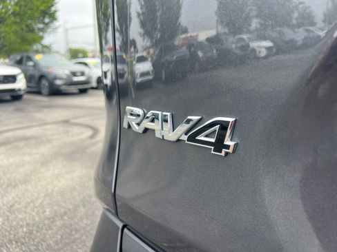 Used 2023 Toyota RAV4 LE AWD/4WD image 11