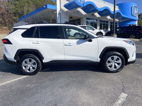 Used 2021 Toyota RAV4 LE image 2