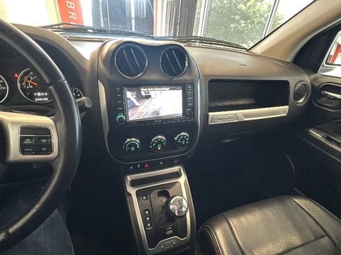 Used 2017 Jeep Compass High Altitude FWD image 26