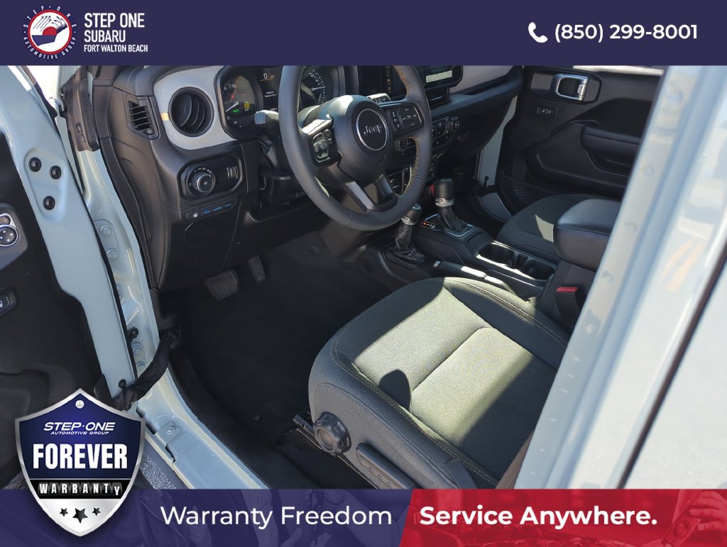 Used 2024 Jeep Wrangler Unlimited w/ Convenience Group AWD/4WD image 11