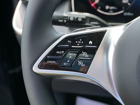 Certified 2025 Mercedes-Benz GLC 300 4MATIC image 26